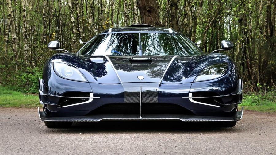  Koenigsegg One:1 2015 года  (UK) (фото 12 из 19)